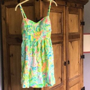 Lilly Pulitzer fully lined, adjustable straps, built in bra cups, sundress sz 4